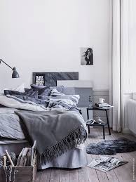 Camaieu De Gris Pour Cette Chambre Aux Notes Masculines Blog Interieuressentiel Com Decoration Chambre Boheme Inte Krasivye Spalni Spalnya Plyazhnye Doma