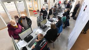 In england, the vaccine is being offered in some hospitals and pharmacies, at local centres run by gps and at larger vaccination centres. Boulogne Le Centre De Vaccination De Damremont Rouvrira Ce Week End