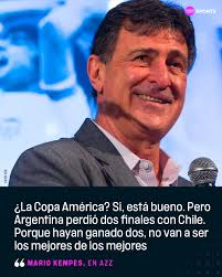HAY QUE GANAR DOS MUNDIALES PARA SER LA MEJOR DE LA HISTORIA" Mario Alberto  Kempes fue preguntado sobre si esta Selección Argentina es la mejor de la  historia: "El '78 ganó una