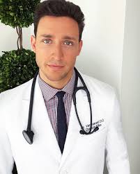 Der hübscheste Arzt in den USA ist eigentlich… ein Russe! (FOTOS)