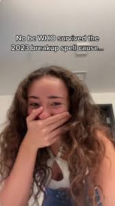 Lindsay Whelan's Instagram, Twitter & Facebook