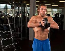 Welche übungen eignen sich für ein sinnvolles brusttraining?. Die 6 Besten Brustubungen Neben Dem Bankdrucken Gannikus De
