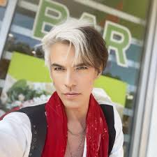 The King Deville (@thekingdeville) • Instagram फ़ोटो और वीडियो