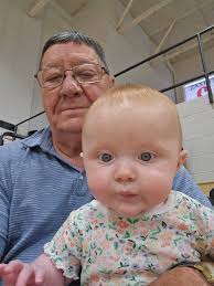 Here is a young Denise @officialdeniseclarkbradford with her father, the  late Pastor Elbert Clark ❤️😳