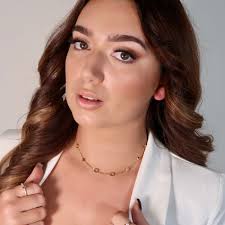 Luxe Volition Ladies Ava Gold Flower Necklace