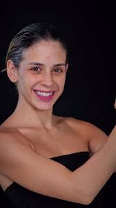 @tatianaangulof: ¡Este capítulo de las #LeyendasBacanas está que arde: La  Candileja! 🔥 Cuenta la leyenda que es el espíritu de una abuela que,  condenada por malcriar a sus nietos, vaga en llamas ...