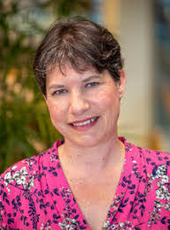 Liz Roland's Instagram, Twitter & Facebook