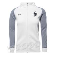 Un bleu pour les matches à domicile et un, classiquement blanc, pour les rencontres à l'extérieur. Promo Nouveau Veste France Blanc 2016 2017 Personnalise Thailande Foot769fr Avec Images Veste Survetement Pantalon De Survetement