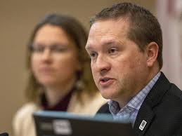 City politicians endorse immediate start of homeless hubs rollout plan