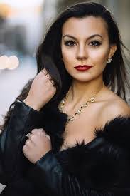 Samantha Bowen's Instagram, Twitter & Facebook