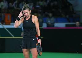 Simona halep a fost eliminată în sferturile de finală ale turneului wta de la eastbourne, oboseala fiind principala cauză a eșecului suferit în fața carolinei wozniacki. Eastbourne 2017 Simona Halep InvinsÄ De Wozniacki In Sferturi Sport Tribuna