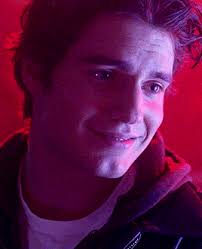 Opinião polêmica: Henry Cavill em 2005 teria sido um Cedric Diggory muito  mais fiel ao livro do que Robert Pattinson :x : r/harrypotter