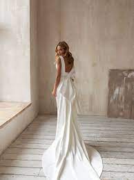 Eva Lendel Deborah Wedding Dress New Size 8 1 700 In 2021 Bow Wedding Dress Stylish Wedding Dresses Wedding Dresses
