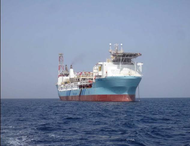FPSO Aoka Mizu de Bluewater Energy Services, generada por IA