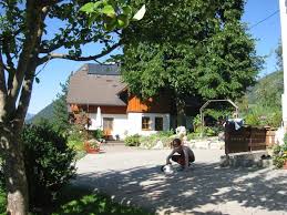 Lassen sie in unserem großen garten, mit liegestühlen und gartenmöbeln, unter schattenspendenden bäumen. Huttstadterhof Familie Potsch Aigen Im Ennstal Updated 2021 Prices