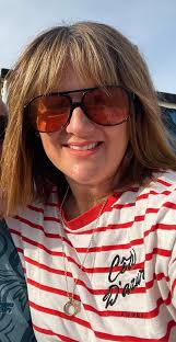 Hello 👋🏼 I visited West Beach today & as I've taken my jumper off at the  back of the car I seem to have lost my necklace. We were parked about 4