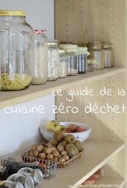 Le Guide De La Cuisine Zero Dechets Fais Le Plein D Idees Avec Images Dechets Zero Dechet Trucs De Cuisine