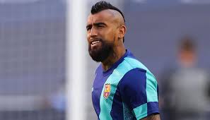 Die frisur bestimmt den ersten eindruck, den eine person hinterlässt. Noch Vor Seinem Abgang Rechnet Arturo Vidal Mit Dem Fc Barcelona Ab