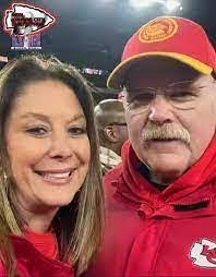 Eva Odonnell's Instagram, Twitter & Facebook