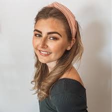 Amy Rix's Instagram, Twitter & Facebook