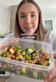 Olivia Pack Lunch with Me