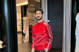 His birthday, what he did before fame, his family life, fun trivia facts, popularity rankings, and more. Syukur Isteri Beri Kepercayaan Harris Baba Ulang Alik Kl Sabah Setiap Minggu Hiburan Mstar