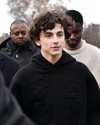 Timothee Chalamet Fan Acc On Instagram Throwback To Timothee At The Louis Vuitton In 2020 Fashion Week Outfit Fashion Week Dresses Fashion Week Street Style Summer