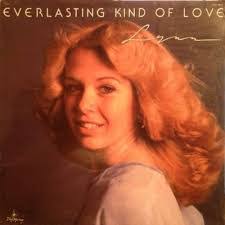 Lynn Sutter's Instagram, Twitter & Facebook