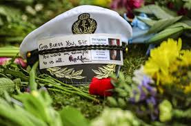 Seit freitagmorgen wehen die flaggen an allen britischen regierungsgebäuden auf halbmast. Dm Xjl4qqisotm