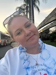 hey guys! comment yalls instagrams! I need some more friends before i go up  to Florida! 💕💕💕 Insta- april.brianna._ and snap- aprilwashere05