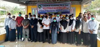 We did not find results for: Lurah Balai Raja Menyerahkan Sk Ketua Rw Dan Ketua Rt Setelah Dilantik