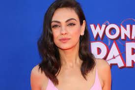 Reginelson aparecido paulino quaresma or simply milá is a former brazilian football player. Mila Kunis Ihre Neue Frisur Ist Ein Schock Brigitte De