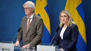 Samtidigt behöver vi även efter. Sweden Seeks New Powers To Limit Movement During Pandemic Eye On The Arctic
