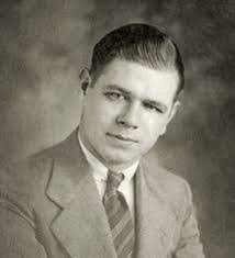 Walter Lee's Instagram, Twitter & Facebook