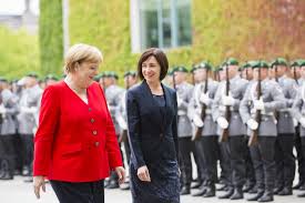 She served as leader of the opposition from 2002 to 2005 and as leader of the christian democratic union (cdu) from 2000 to 2018. Top 3 ApariÈ›ii Ale Maiei Sandu Care Ne Au Impresionat De Cand Este Prim MinistrÄƒ Foto Ea Md