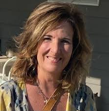 Lori Welch's Instagram, Twitter & Facebook