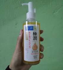Exp date 05/2022 *free gift is for malaysia buyers only formulated with high purity olive oil to deep clean and gently remove dirt, excessive oil and stubborn makeup instantly. Beauty Geek Hada Labo Cleansing Oil Review Wattpad