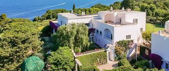 Giuseppe faiella, in arte peppino di capri, nasce a napoli il 27 luglio 1939. Capri In Vendita La Villa Dove Toto Preparava I Film Col Regista Bragaglia Corrieredelmezzogiorno It