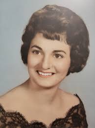 Dolores Lanier's Instagram, Twitter & Facebook