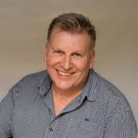 Bruce Wakefield's Instagram, Twitter & Facebook