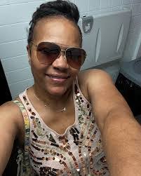 Lashauna Davis's Instagram, Twitter & Facebook