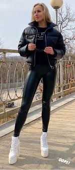 pin von vyacheslav shehovcov auf leather cat frauen in leggings leder leggings damen leggings