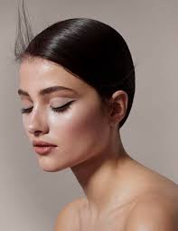 instylespain makeup trends @blanca.soler 🖤@maybelline_es by @gato.makeup  🖤 #instyleseptiembre 📸Photographer: @daniel.scheel @rickyscheel 💄MakeUp  Artist: @gato.makeup 💇‍♀️Hair Stylist: @jesusdepaula hair for @wellaproes  @cool_producciones ...