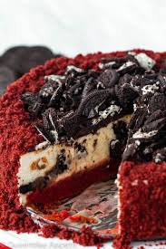 It is made with oreo vanilla cookies. Red Velvet Oreo Cheesecake Recipe Queenslee Appetit