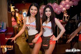 pin on hooters restaurant