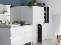 Meuble à linge blanc (mat) sacs à linge: Cacher Un Lave Linge Dans Une Salle De Bain Joli Place
