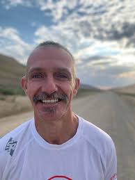 Stanley Reed and Sandra le Roux are at the Tankwa padstal. They've done  44km in 5hr18. Only another 100 miles to go. #malbok