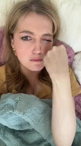 I think it still gets the point across. #sabrinacarpenter  #pleasepleaseplease #feather #cleanversion