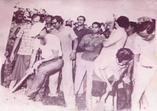 প্রেসিডেন্ট জিয়াউর রহমানের বিপ্লব। (প্রথম পর্বঃ খাল খনন কর্মসূচি) জিয়াউর  রহমান যখন প্রথম বিপ্লবের কথা উথাপন করেন, তখন অনেকেই ...