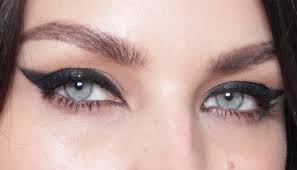While looking down your nose into the mirror, draw the liner in short dashes between the lashes. 3 Eye Opening Tutorials For Hooded Lids